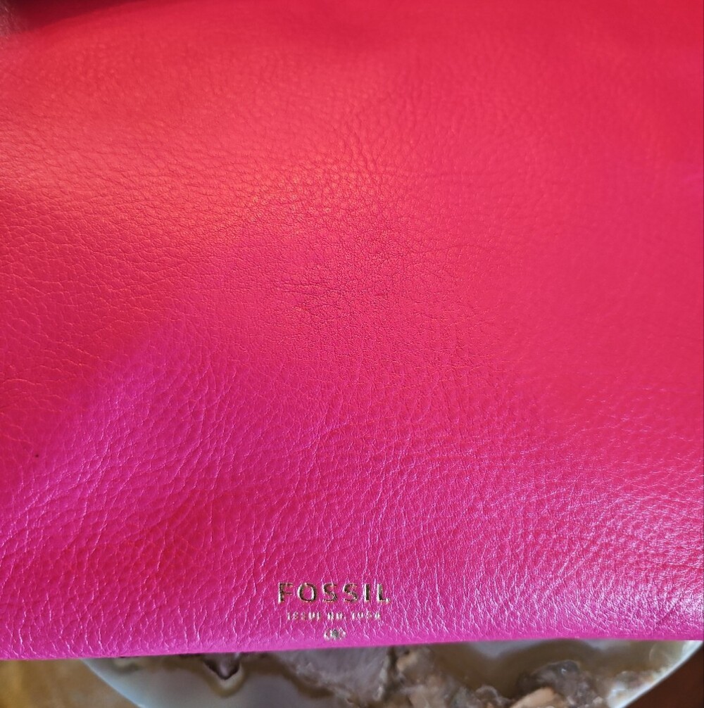 Fossil Hot Pink Leather Crossbody with Gold Hardware - Picture 2 of 7
